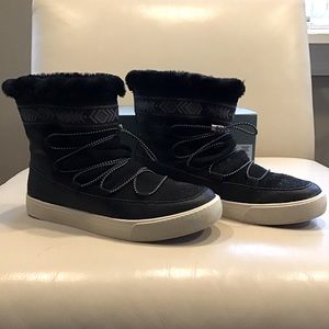 Women’s winter booties